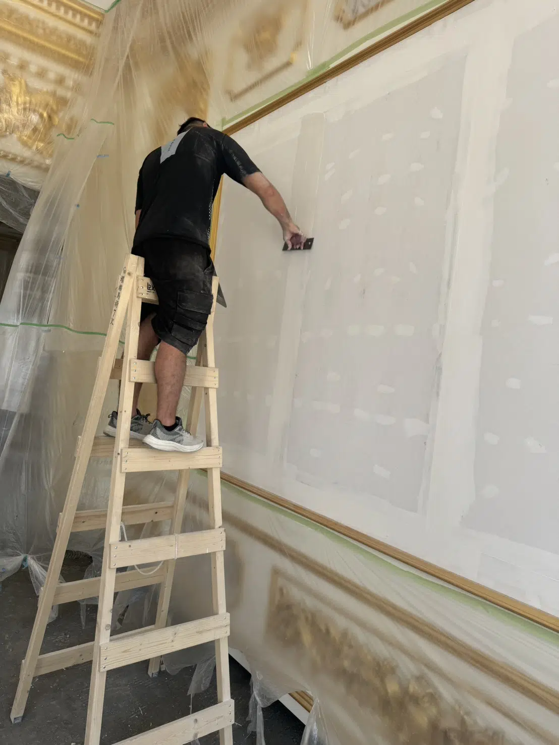 大鑫油漆&言隆油漆:新竹寶山吊車大王「白宮」指定工班